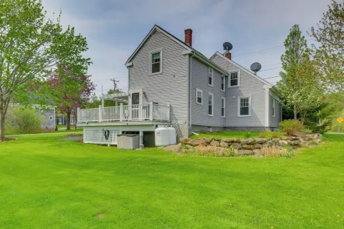 Rockland Home w/ Deck 5 Mins to Historic Downtown! - Wifi