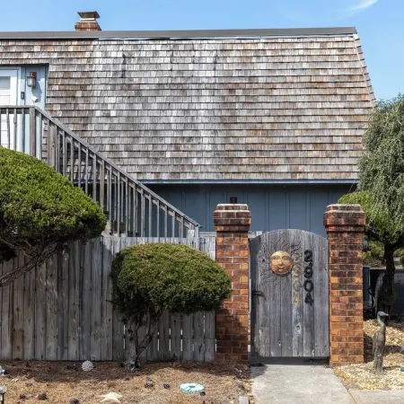 Beach Access - Cozy  2-BD Pet Friendly Kitty Hawk Condo with pool, W&D, tennis