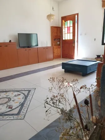 beautiful Maisonette with underlying Garage!