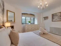 Bliss @ Pickwell Manor - amazing apartment in this manor house with hot tub Hotels in Croyde
