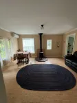 Charming 1-bedroom house surrounded by trees just outside tranquil Waldport