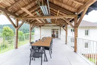 Le Refuge des Brumes - 500m2 house with 7 bedrooms, 7 bathrooms & spa in the Vosges mountains 克松呂－隆日梅住宿飯店