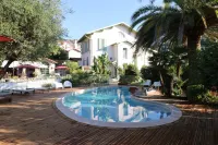 La Villa Roseraie , Hôtel Familial Ouvert Toute L Annee - Pools
