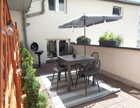 Old building oasis Fulda - quiet, central, terrace, train station 400m -