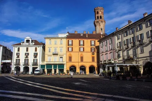 Loft Piazza Cavour Vercelli- Private Entrance Central to Milan Turin