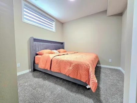 Private, Cozy, Lux, Spacious One Bedroom Suite