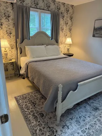 2 Bedroom  Downtown Greeneville- Park Place