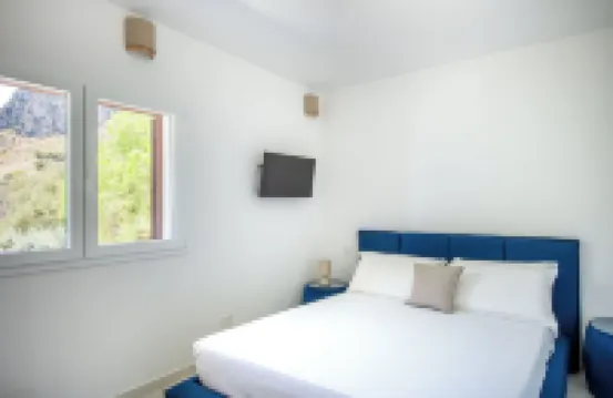 Sea Frame Design Apartments with Pool by Wonderful Italy