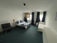 Große Monteurs-/handwerker-wohnung mit 4 Großen Doppelzimmern