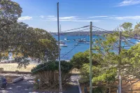 Luxe-coastal Balmoral Beachfront