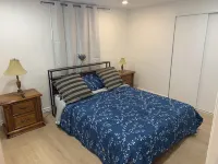 Cozy Suite-Close to Pickering Casino Resort, dog parks, and waterfront Trail 鄰近Ajax Downs Racetrack的酒店