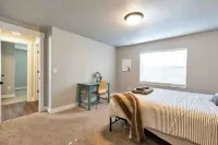 Sleepy Ridge Apt, Self Check-In, Parking