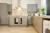 Modern 3-Bed Getaway | Family-Friendly | Close to Peak District