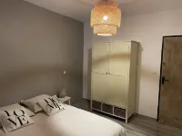 Joli T2 Dans le Centre de Mèze Hotels in Meze