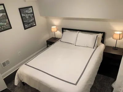 Charming, modern 1-bedroom apartment in Washington with WiFi, AC 블루밍데일 호텔