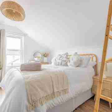 Luxury Apartment, sleeps 4, NEW 2024 Rooms