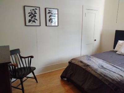 Charming 2-bedroom condo in awesome Brattleboro with WiFi, AC