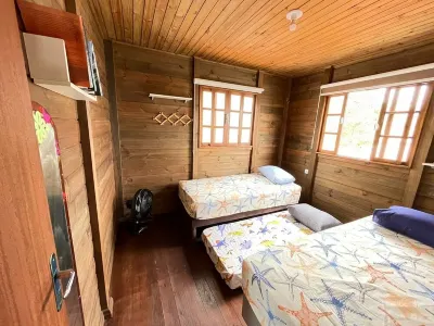 Woody House Chalé - O Refúgio Para sua Família na Praia em Florianópolis Hotels in Mozambique Beach