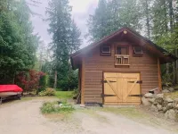 Private Mountain Detached Loft. Hotels in Mount Currie