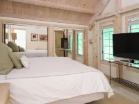 4-bedroom Queechy Lake House with Private Dock and Fire Pit