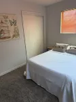 Cozy 3-Bedroom Ranch style house with Huge Backyard & Fire pit