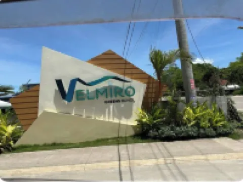 Minutes away with famous beaches and Cave.