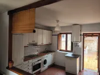 Cottage with garden, fireplace and barbecue. Located in an area with unique charm. Hotels in El Arenal