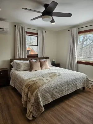 3 Bedroom Adirondack Retreat with Amazing Mountain views!!