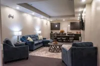 Luxury 1-bedroom flat in enjoyable Alliance with fitness room. Hotels in Alliance