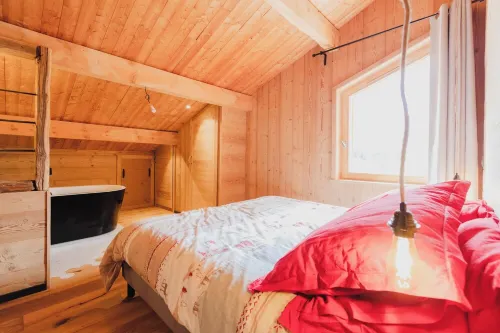 *New* Chalet Mandarine, luxury chalet for 13 people w/sauna and jacuzzi