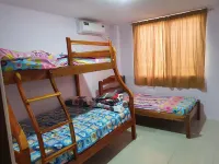 Holiday house with swimming pool facing the sea