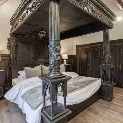 The Kirkendall Mansion & Coach House -  Luxury & Comfort 14 Bedroom 10 Washroom Rooms