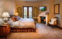 Mediterranean- style luxury Villa in Wine Country