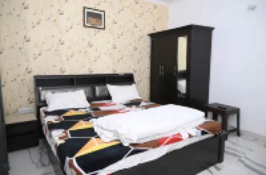 4-bedroom villa in welcoming Lucknow with AC, WiFi. Enjoyable stay guaranteed Hotels in 