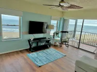 Breathtaking Ocean view, few steps to the beach!!!!!
