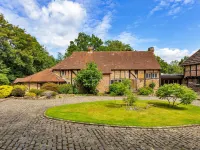 Sandhill Cottage with Hot Tub