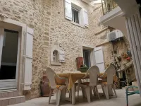 LA Maison DE Choubaka Hôtels à : Alignan-du-Vent