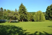 Your own private paradise of charm, elegance and activity. Hotels in Buffard