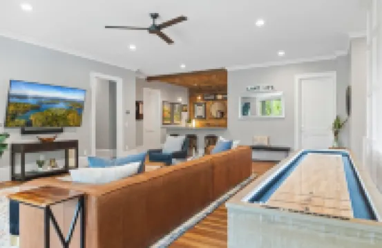 NEW LakeHome On The Water, LUXURY Sleeps 18, Pool, Dock, Beach, Close To Clemson