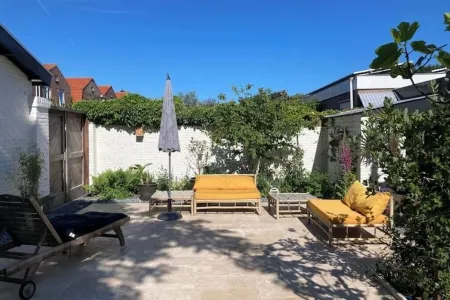 Green garden Villa 300 meters from the beach.