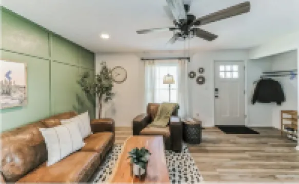 Clifty Falls Family Getaway-Sleeps 8--3 Miles to Historic Downtown & River Front