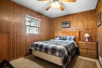 Cozy Cottage on Grand Portage Lake, Right on ATV and Snowmobile Trail!