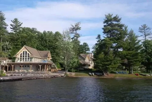 Beautiful Villa at Port Carling, Ontario - PET friendly Hotel a Muskoka Lakes