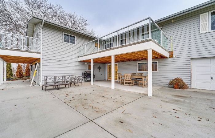 East Wenatchee Home ~ 2 Mi to Columbia River!