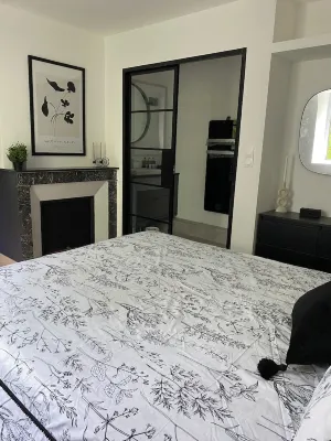 Atelier d'Arches, charming 2-bedroom apartment for 4 people in a beautiful historic building