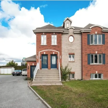 Lovely 2-bedroom Apt. in DIX30 close to DT