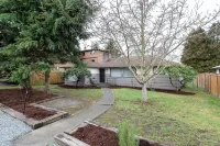 Spacious Retreat House Only 12 Miles from Seattle & Minutes 2 SeaTac Airport