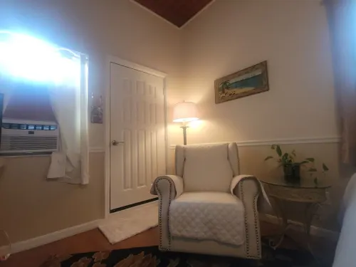 Private Garden Efficiency in Downtown Ocala. Close to Silver Springs.