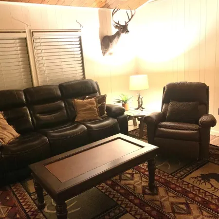 A quiet country retreat 8 miles from town.