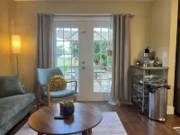 King Studio Explore SWFL Beach, Trails & Treasures